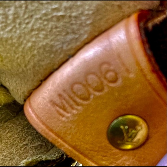 Louis Vuitton GM Looping bag - Picture 9 of 16